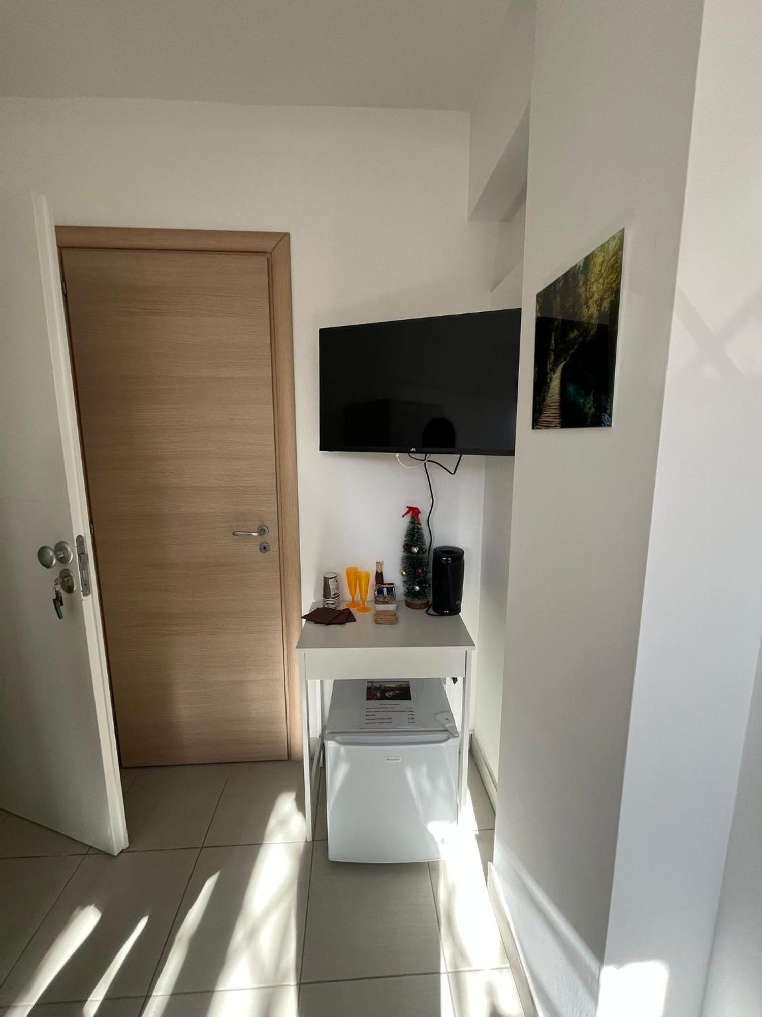 Aurora Rooms Помильяно-д'Арко Экстерьер фото